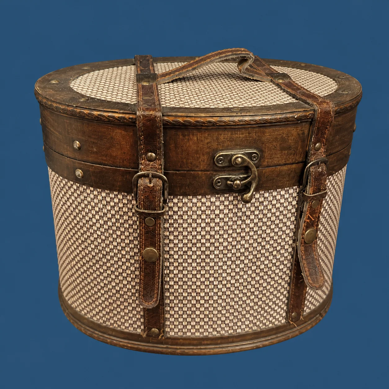 Round Traveling Hatbox by Maker unrecorded